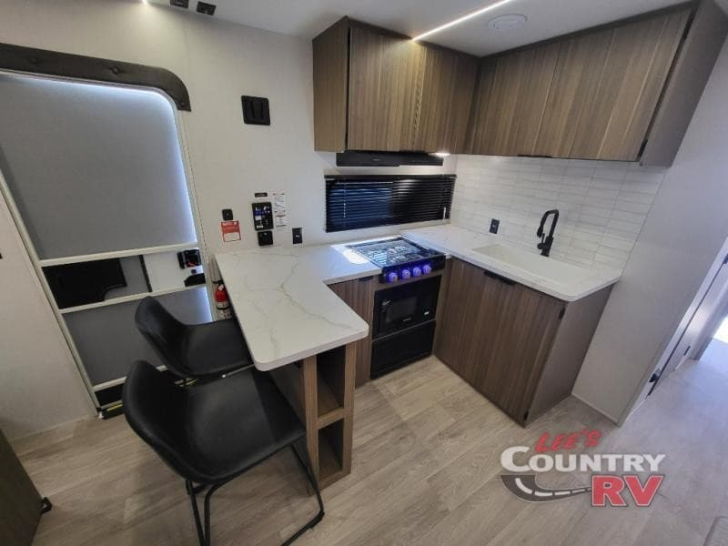 Lee's Country RV Expands Towable RV Inventory and Services in Batesville, Indiana