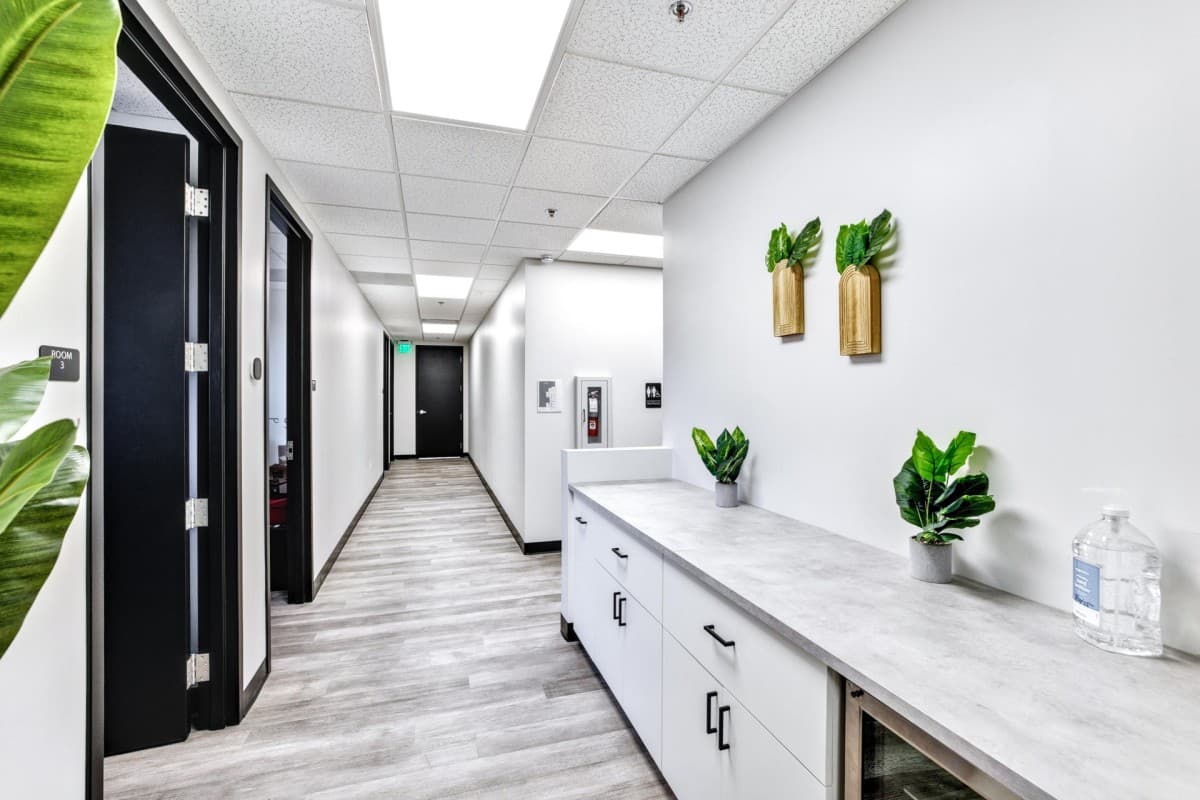 Scottsdale TMS Therapy Verifies Insurance Coverage with Cigna, Aetna, and UMR for Advanced Depression Treatments