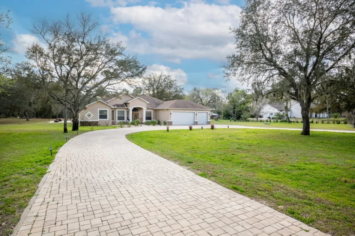 Aliviya Rose Manor Enhances Memory Care with Clinically Driven Programs and Safety Upgrades